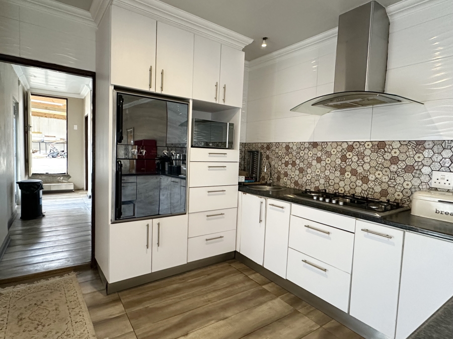 4 Bedroom Property for Sale in Southernwood Eastern Cape